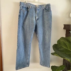 Men’s Wrangler jeans 40x30. Regular fit.